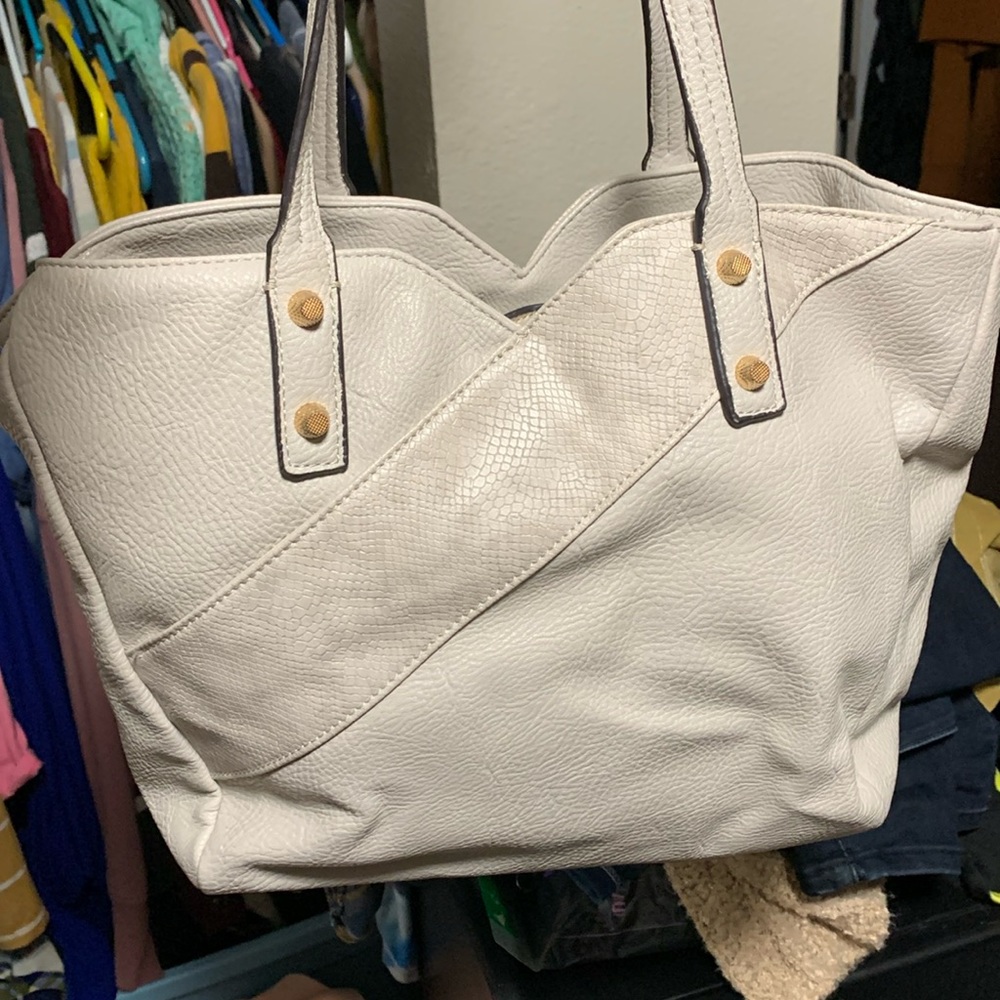 Jessica Simpson purse